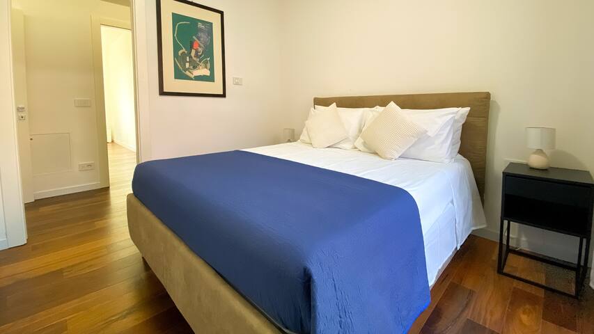 Luxury apt 120mq con terrazza, Netflix, WiFi Metro gallery image 4