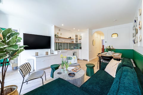 Spacious 4BR-3BTH, AC, balcony – heart of Nice
