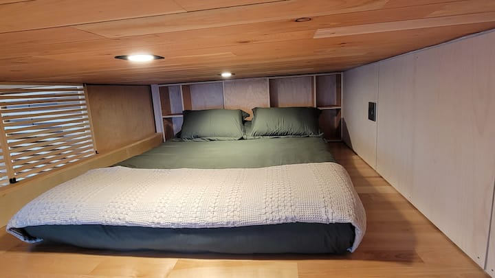 Queen Loft
