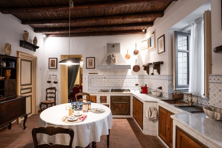Two Bedrooms Historical Suite And Garden - Palerme