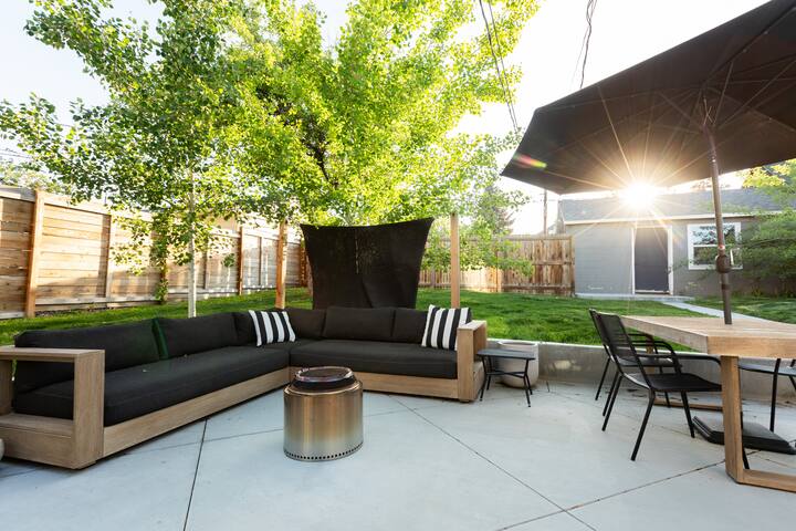 Stylish & Spacious w/Sauna 4BD 2BA | Berkley gallery image 3