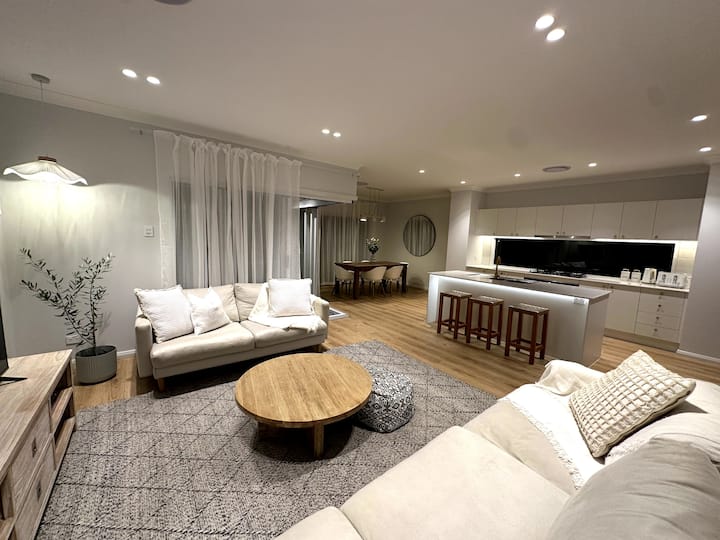 Saltwater House - Opposite The Beach! - South West Rocks
