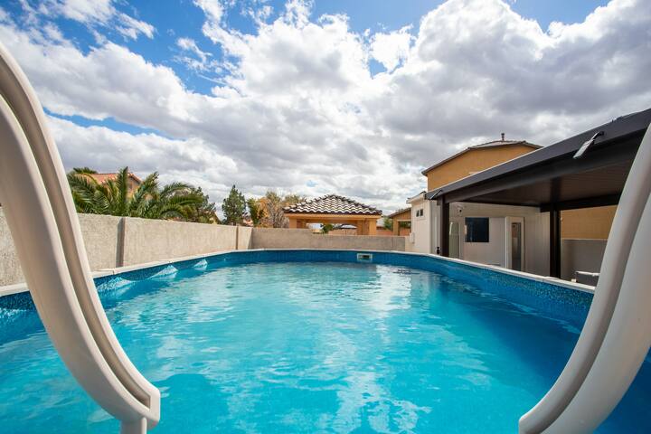 All-In-One 5BD Home w/ Pool, Arcades, Theater! gallery image 4