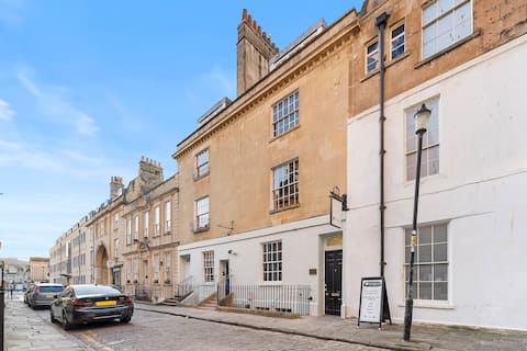 The Bridgeton - Baths Most Central Luxury Property