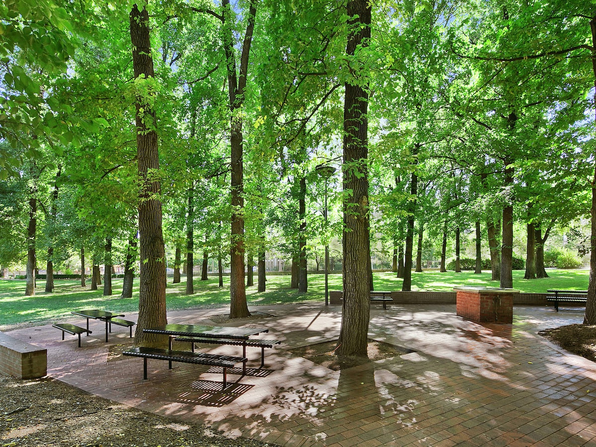 Great 2B Apt@CBD #FreeParking #SmartTV #Wifi#Pool7 - Airbnb