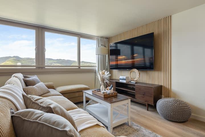 Upscale Waikiki Ocean Retreat – 1-bedroom Suite - Honolulu