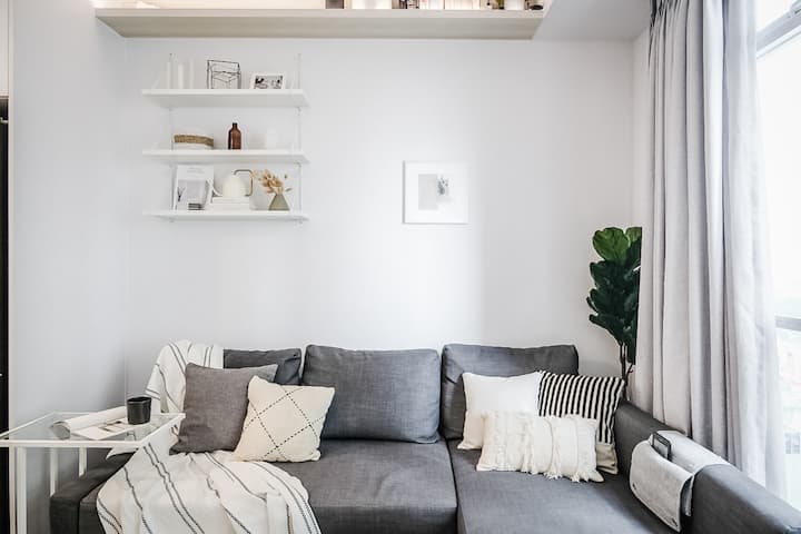 Big Designer Apartment With Elevated Bed - 雅加達