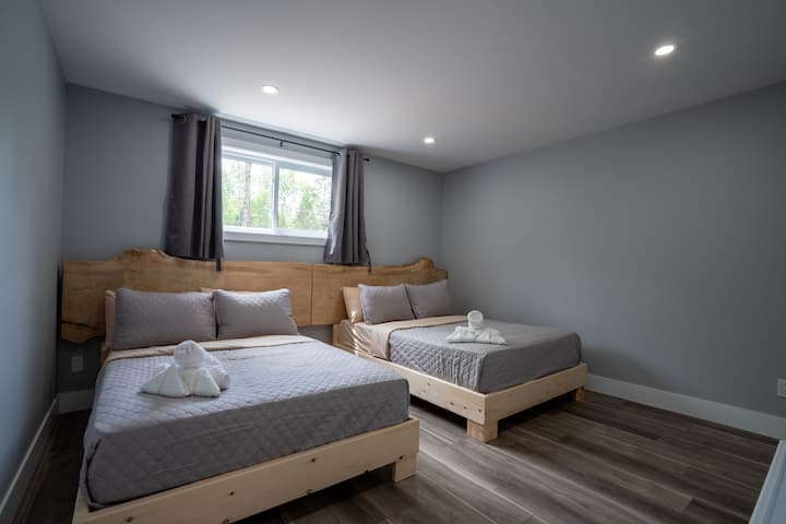 Chambre 6 avec 2 lits queen / Spavaća soba 6 s 2 bračna kreveta