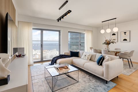 Imóvel de sucesso: Expo Skyline @Private Condo | River View | Parking em Parque Das Nações