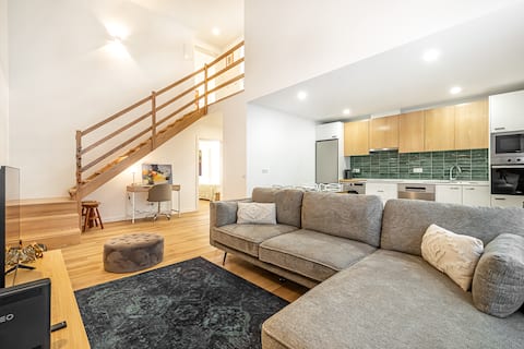Popular Airbnb listing: Yellow Sweet Home - Charm in Faro, Algarve in Faro