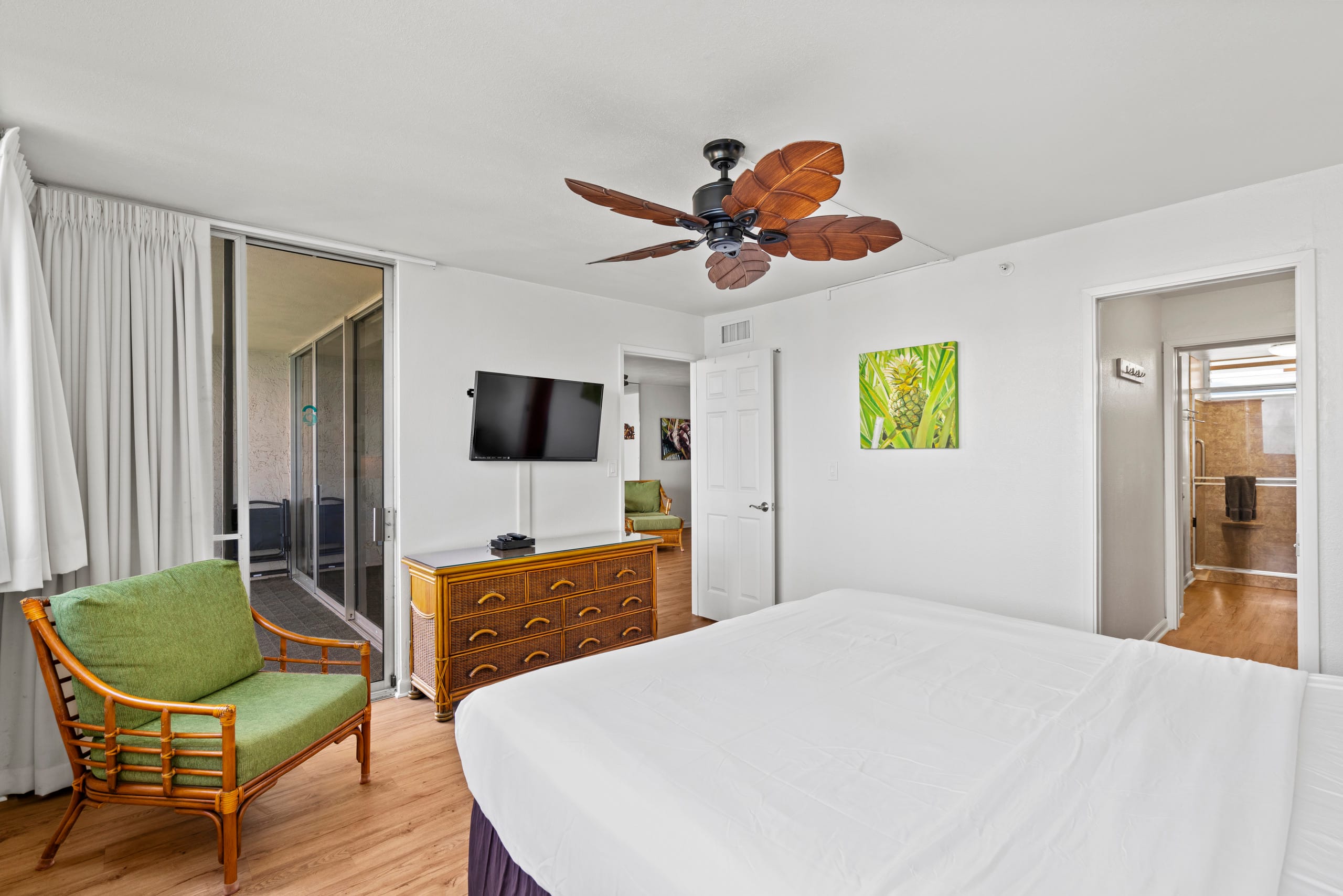 Ocean/Beach Front & Central Air - Image 15