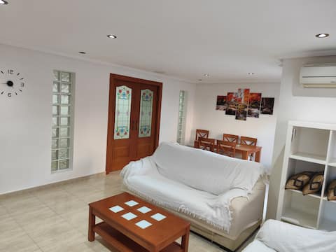 Elche Stay 2: Spacious with garage, 3 bedrooms, 1 bathroom