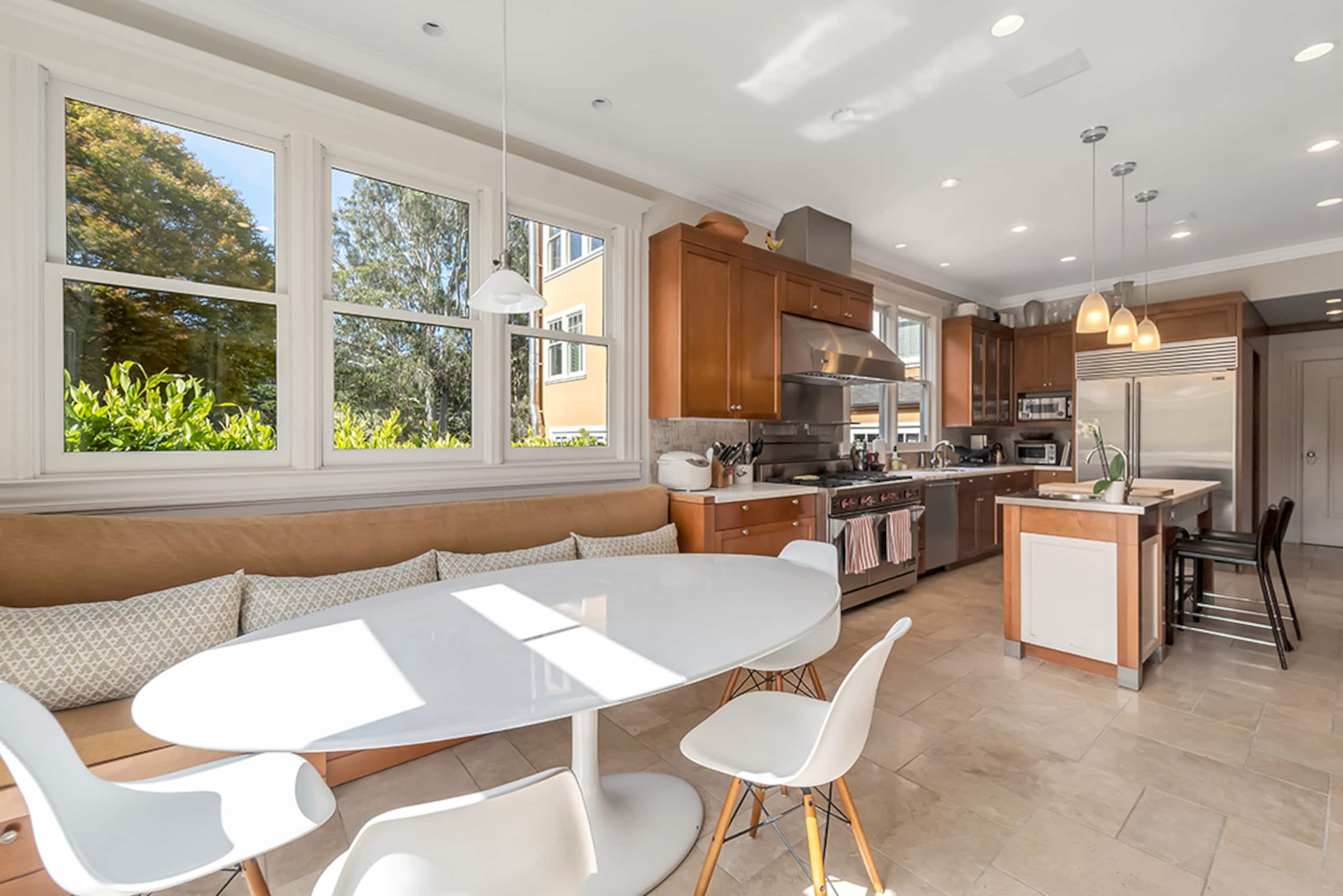 Home in San Francisco · ★4.89 · 3 bedrooms · 3 beds · 3 baths - Image 15