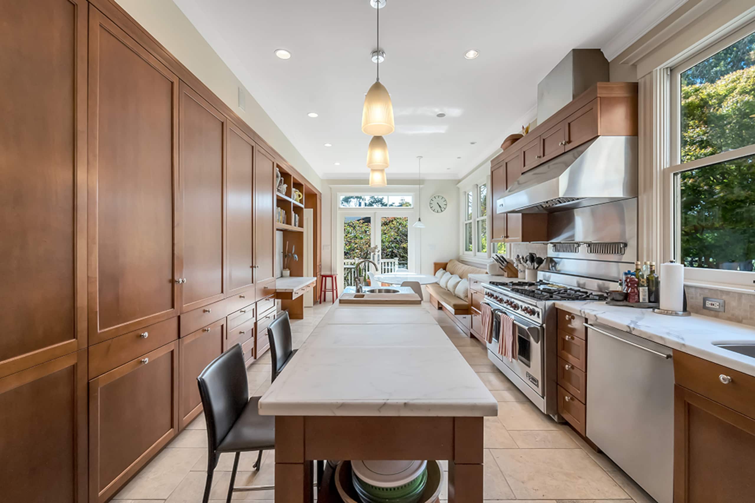 Home in San Francisco · ★4.89 · 3 bedrooms · 3 beds · 3 baths - Image 11