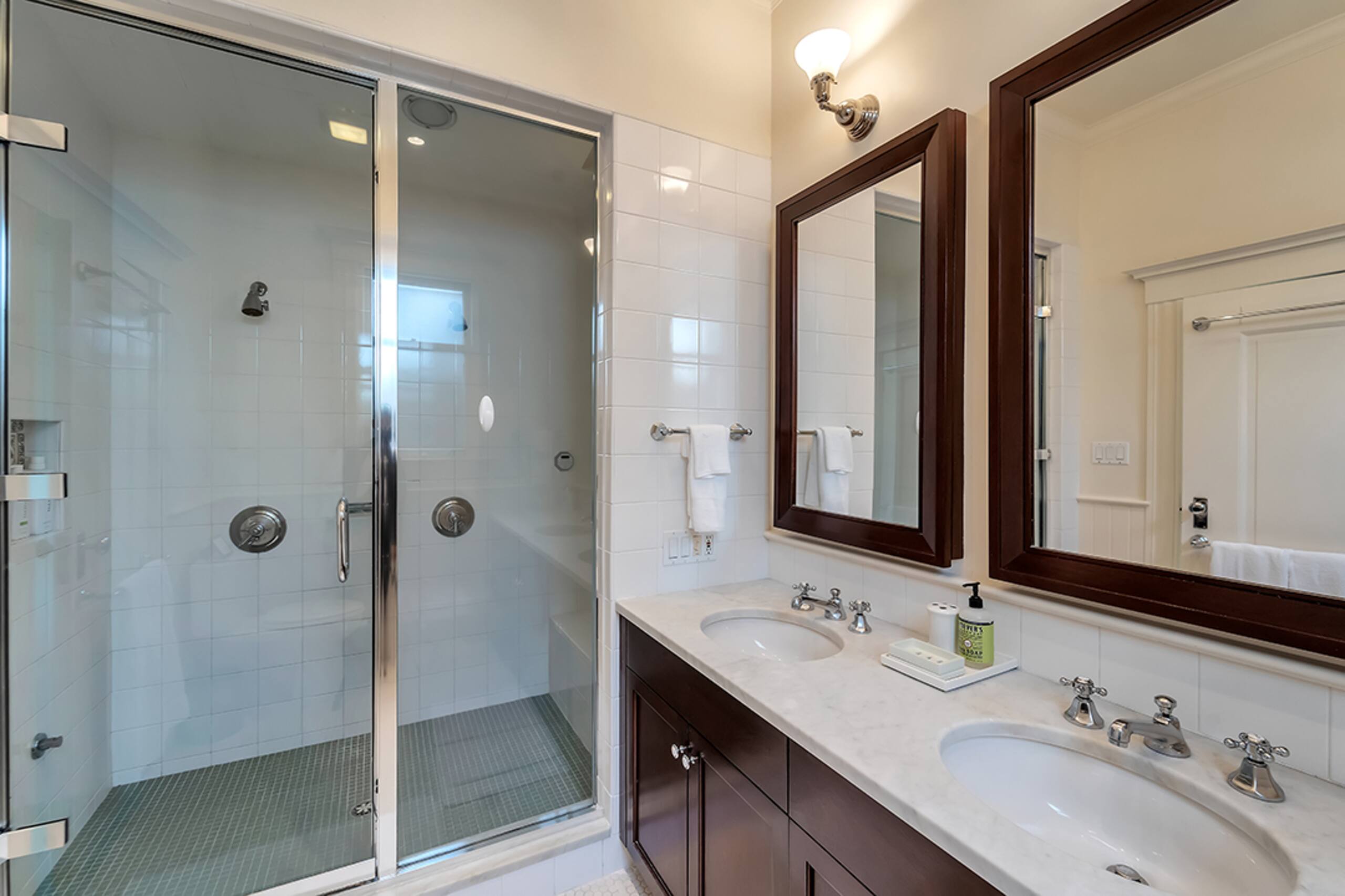 Home in San Francisco · ★4.89 · 3 bedrooms · 3 beds · 3 baths - Image 29