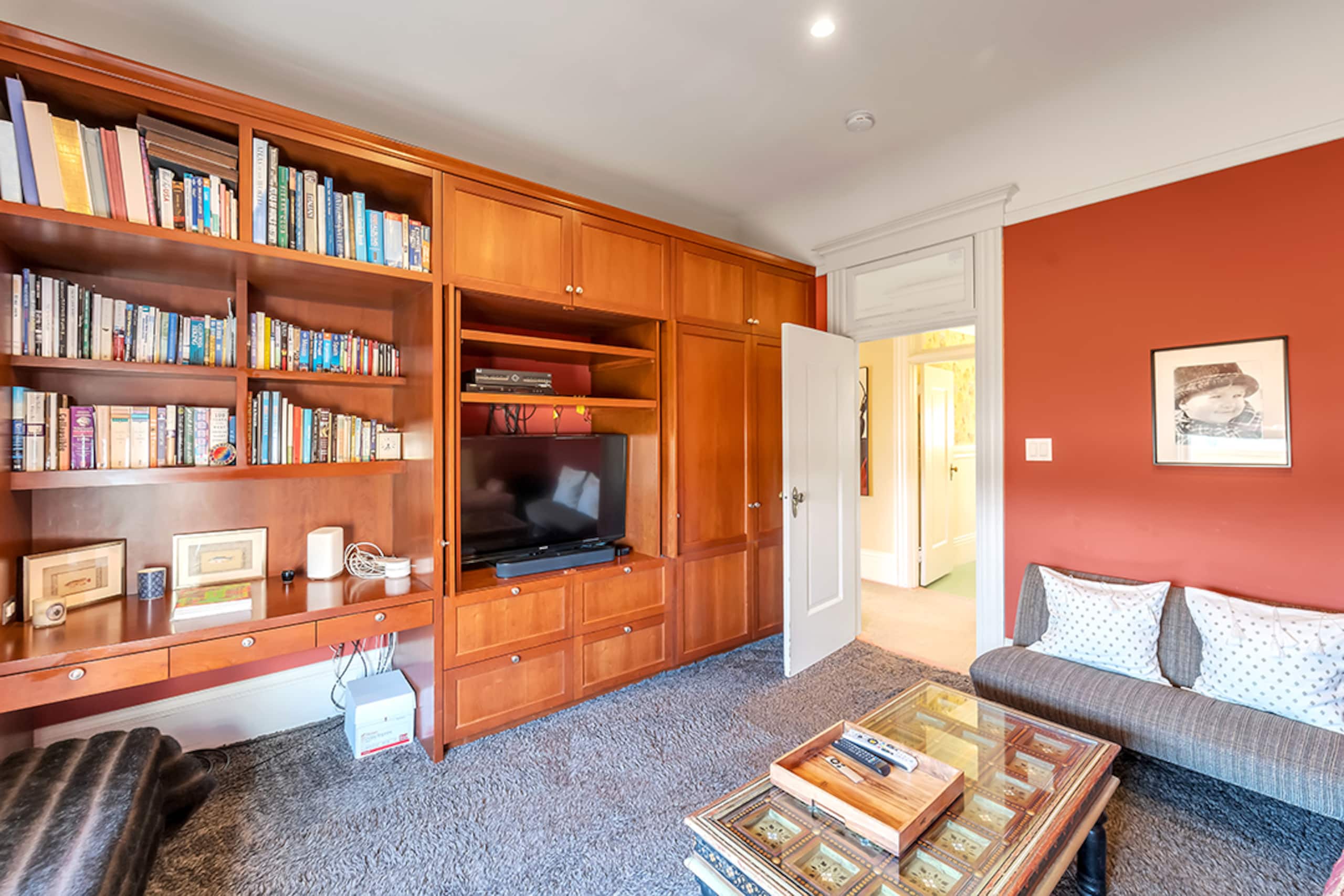 Home in San Francisco · ★4.89 · 3 bedrooms · 3 beds · 3 baths - Image 10