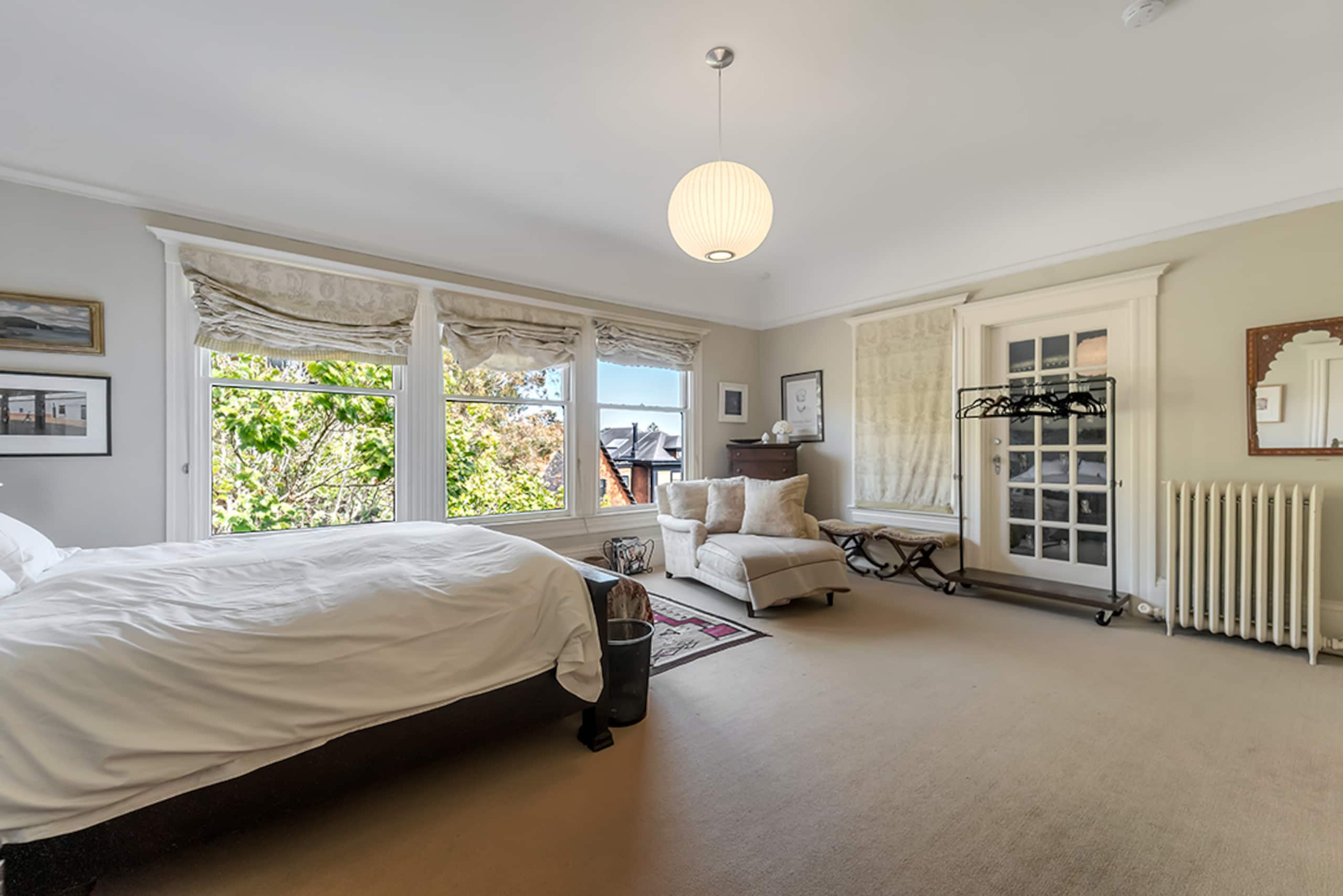 Home in San Francisco · ★4.89 · 3 bedrooms · 3 beds · 3 baths - Image 21