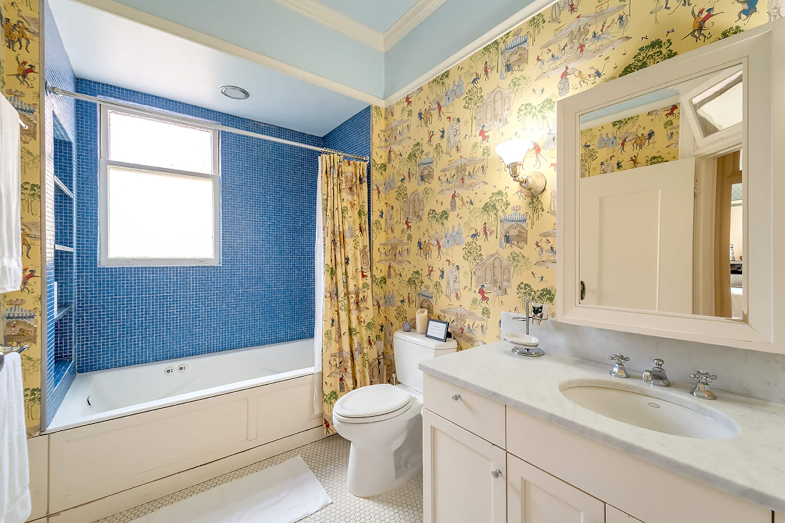 Home in San Francisco · ★4.89 · 3 bedrooms · 3 beds · 3 baths - Image 28
