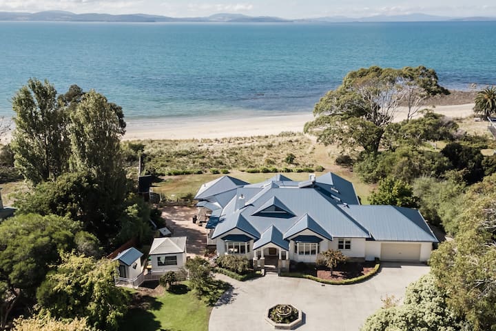 DUNE – Absolute Beachfront Luxury Estate with Spa