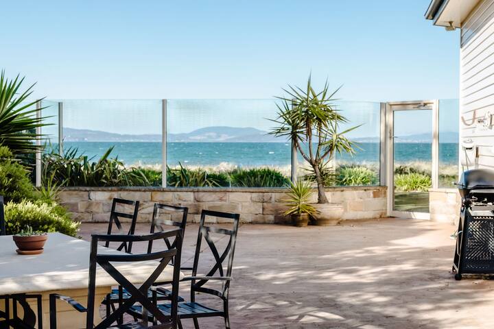 DUNE – Absolute Beachfront Luxury Estate with Spa gallery image 5