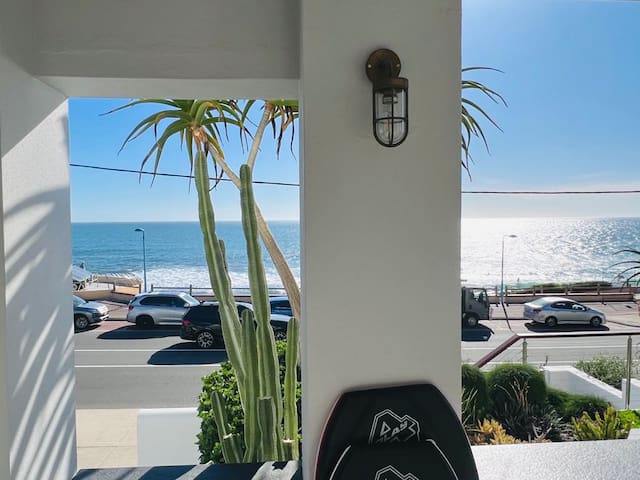 Coastal Luxury 4 x 3 Location, Location, Location! gallery image 5