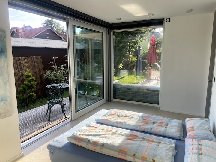 Спалня 1 на приземния етаж с футон 1,8 м х 2 м