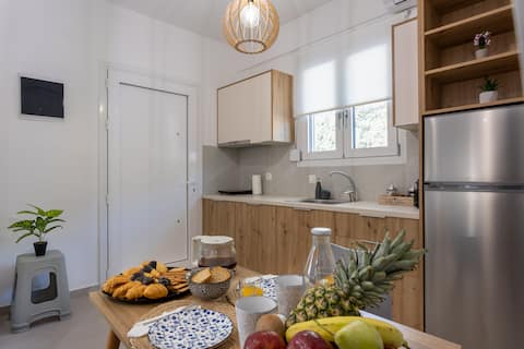 Successful Airbnb property: Avra 2 modern apt by the sea in Δήμος Μινώα Πεδιάδος