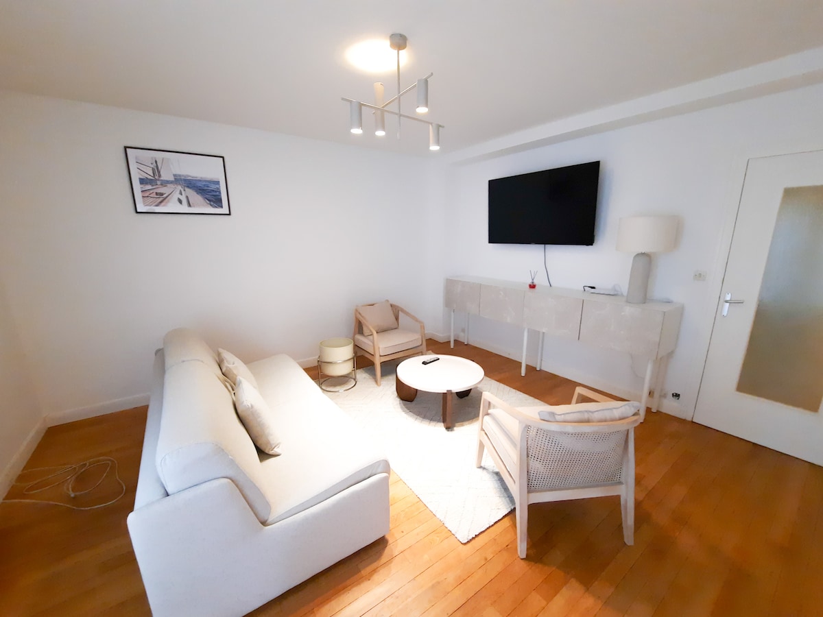 Propriété Airbnb réussie: Le Cosy Thurot - Close to the train station, family-friendly and spacious à Les Perrières