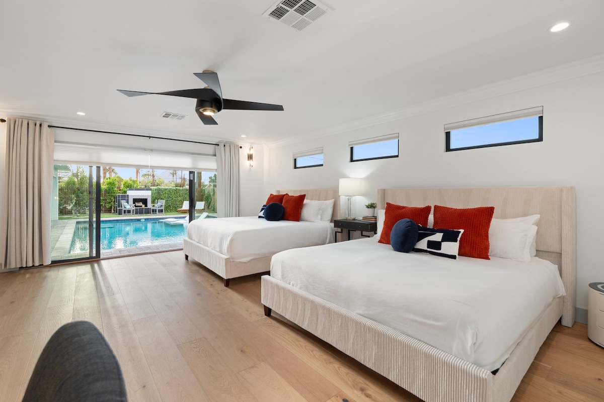 Erdvus poilsis su dviem karališko dydžio lovomis ir tiesiogine prieiga prie baseino - pabuskite ir nerkite vos už kelių žingsnių nuo savo kambario.