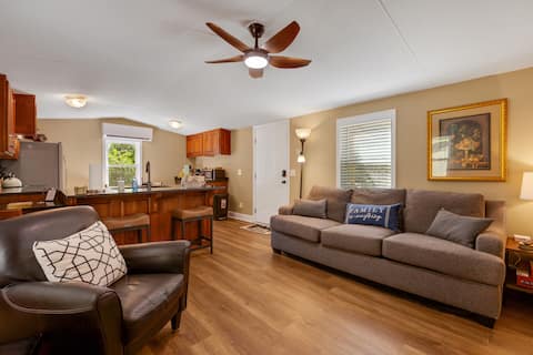 Top performing Airbnb: Cedar Place ~ New! ~ Venues ~ Pet Free ~ 2 Bath in Travelers Rest