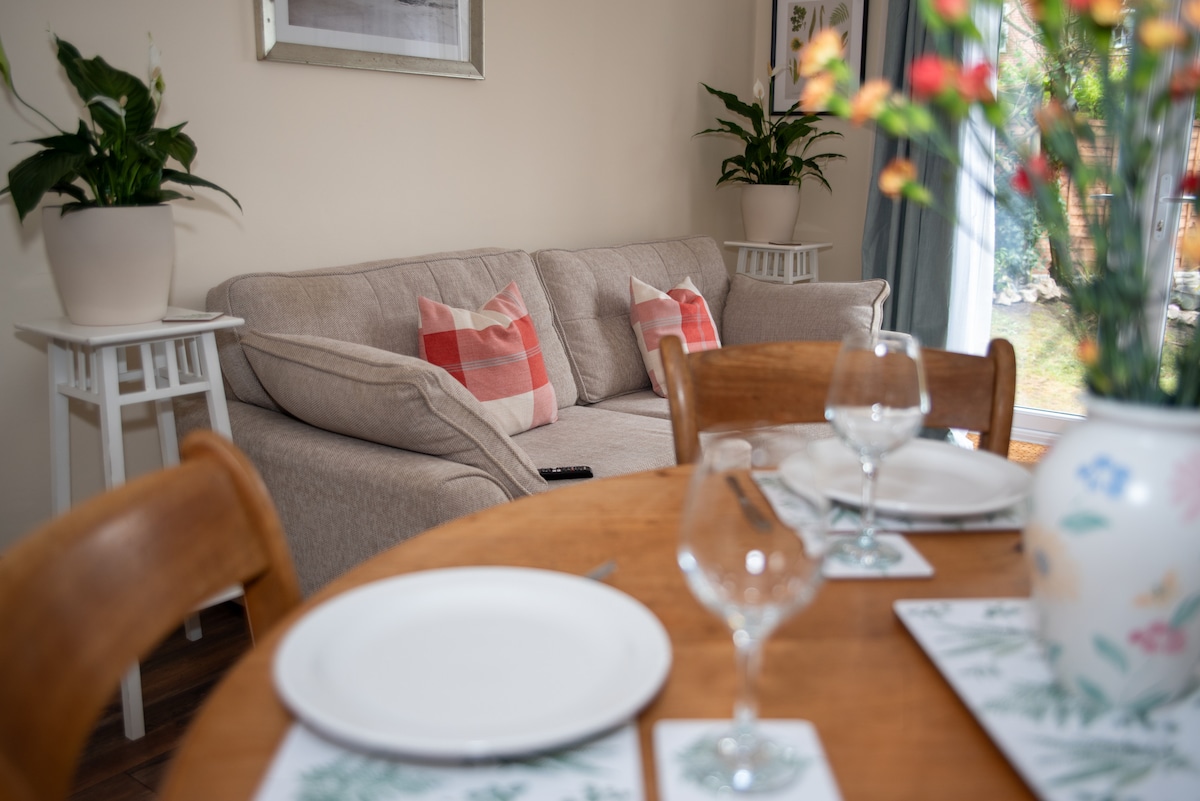 Top Airbnb: 5-Bedroom House | Sleeps 10 | Garden | Parking in Wyre