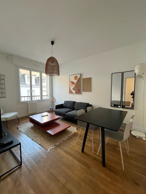 Top Airbnb: Cozy T2 | Prime City Center in Lorient