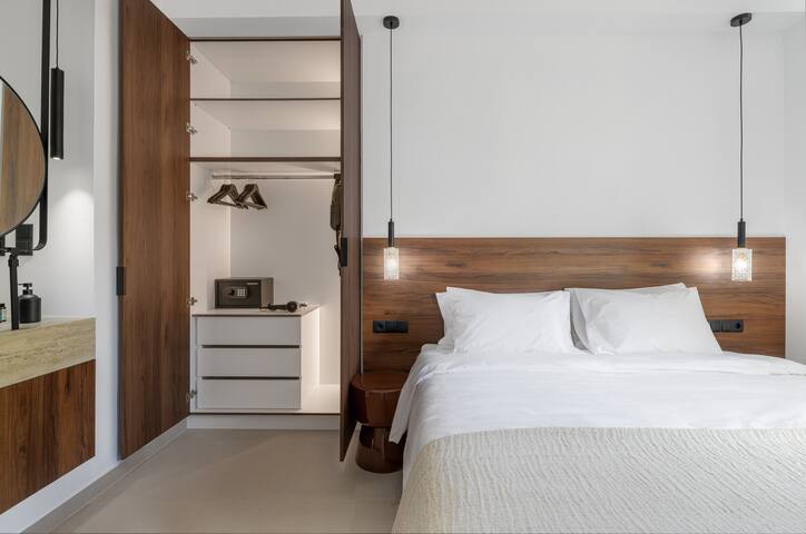 Acropolis Loom Suite gallery image 4