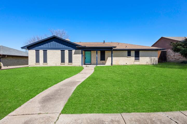 Darvany Haven: Pool & Spa Retreat @ Prime Location gallery image 5