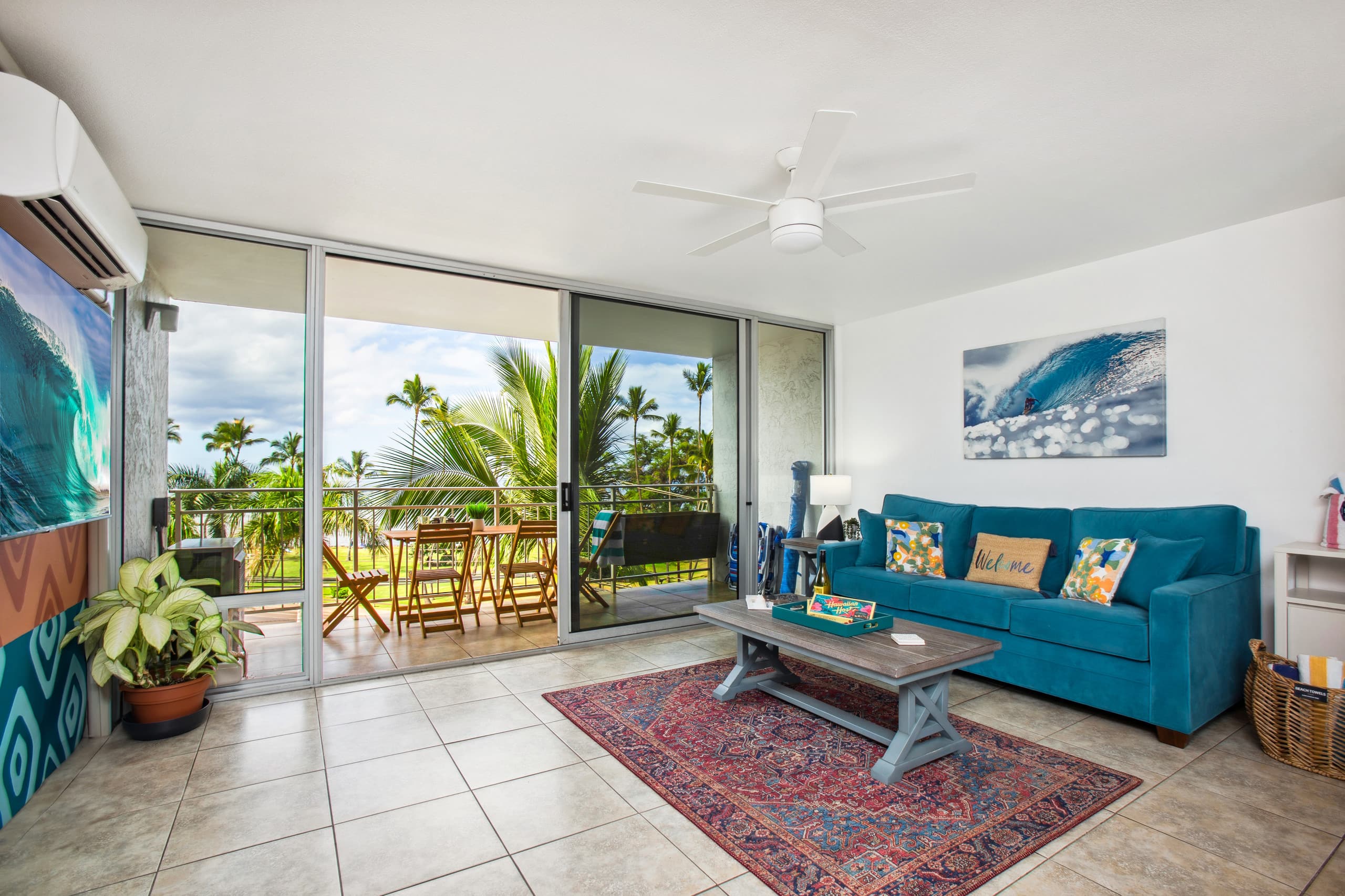 Aloha Vibes: Oceanfront View, Beach & Food Trucks - Image 4