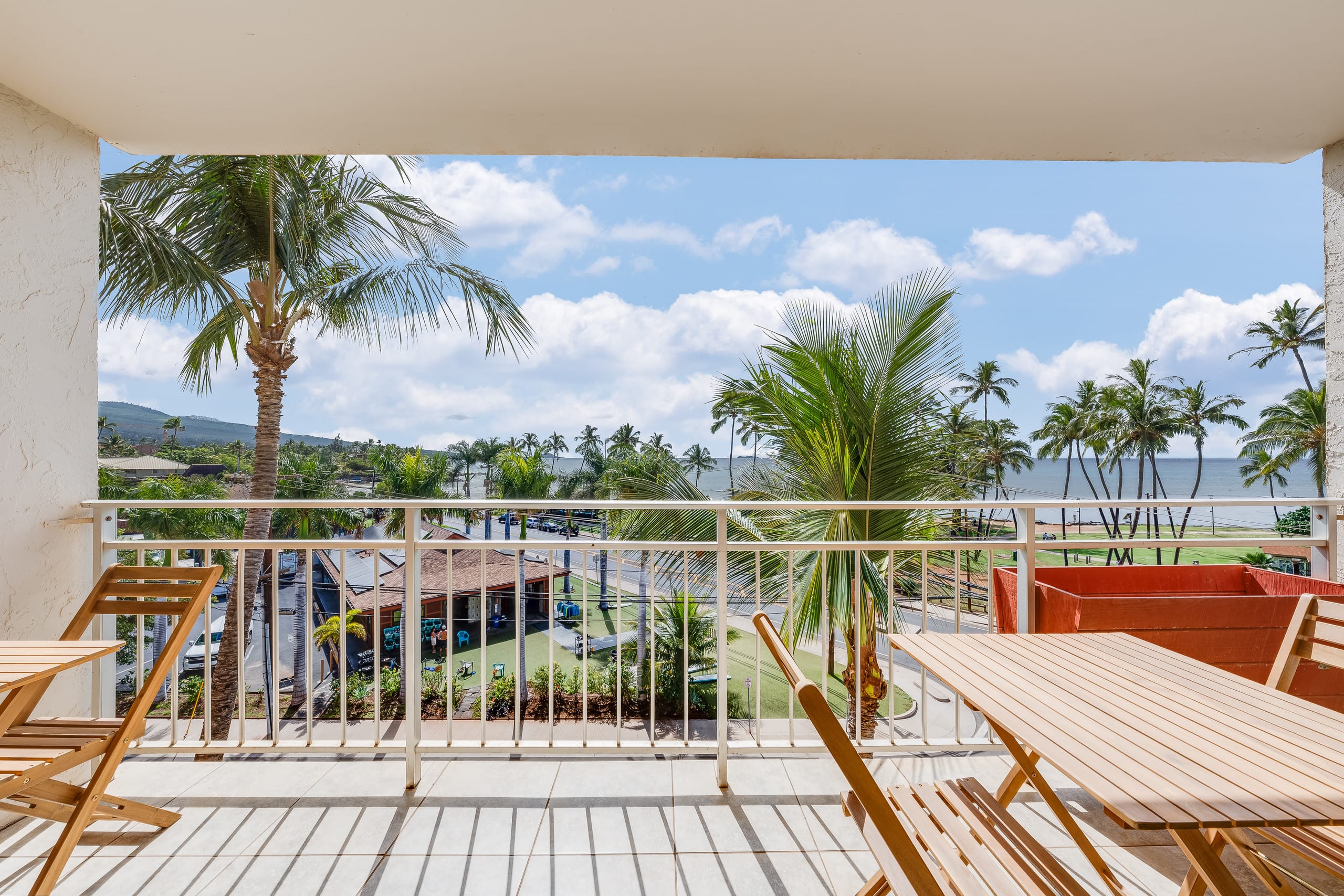 Aloha Vibes: Oceanfront View, Beach & Food Trucks - Image 30