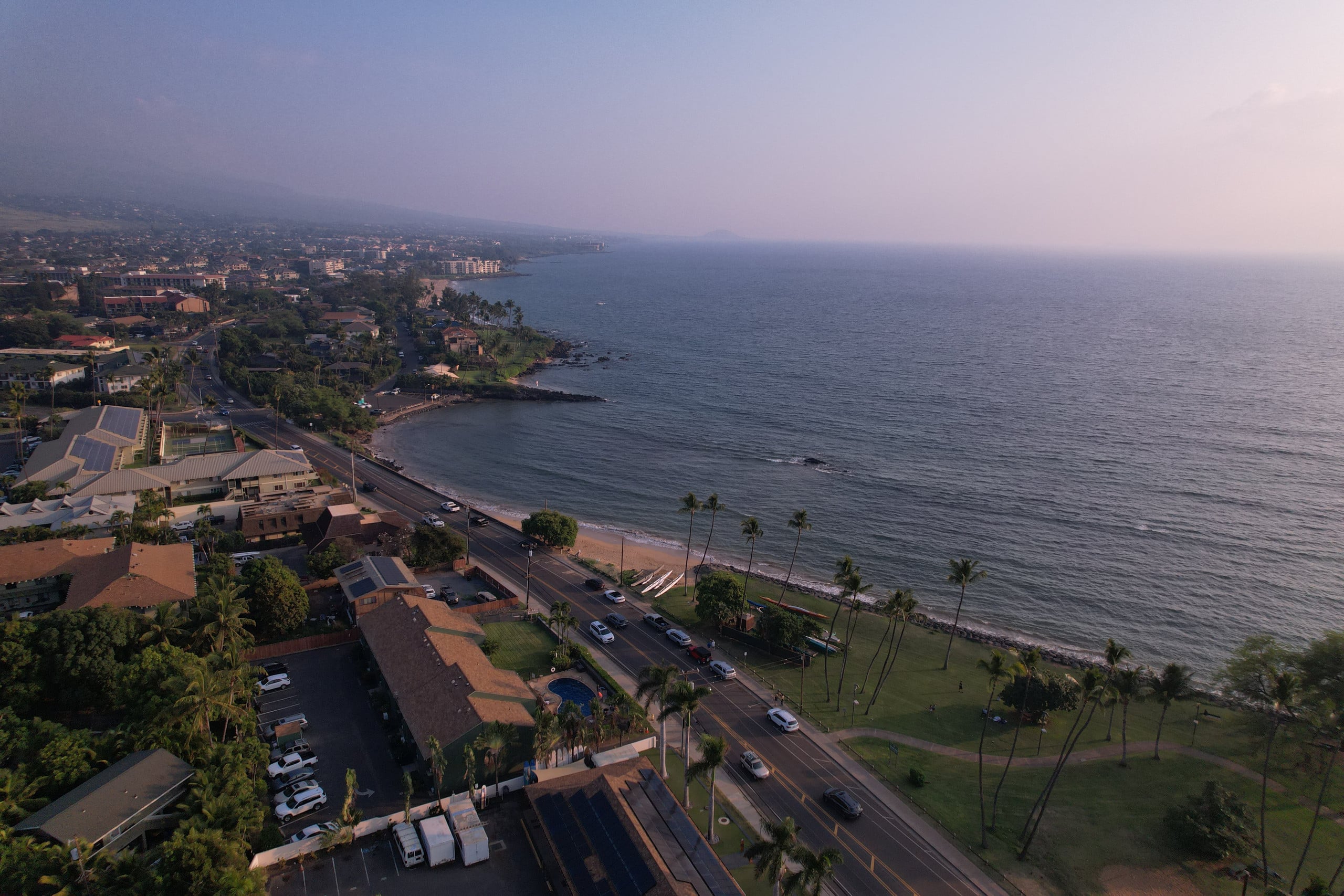 Aloha Vibes: Oceanfront View, Beach & Food Trucks - Image 35