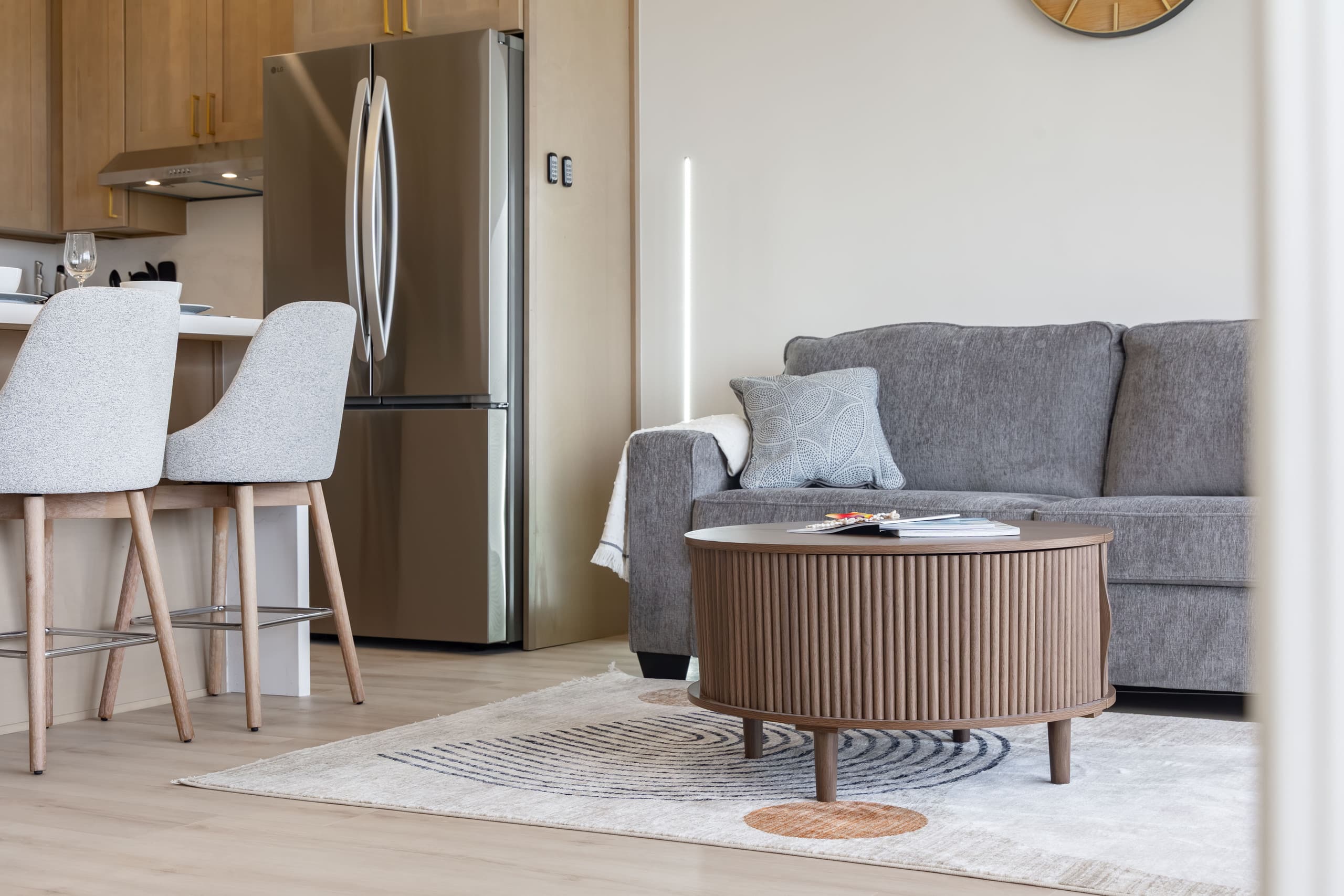 Breezy 1BR w/ ocean, mountain & city views - Image 9