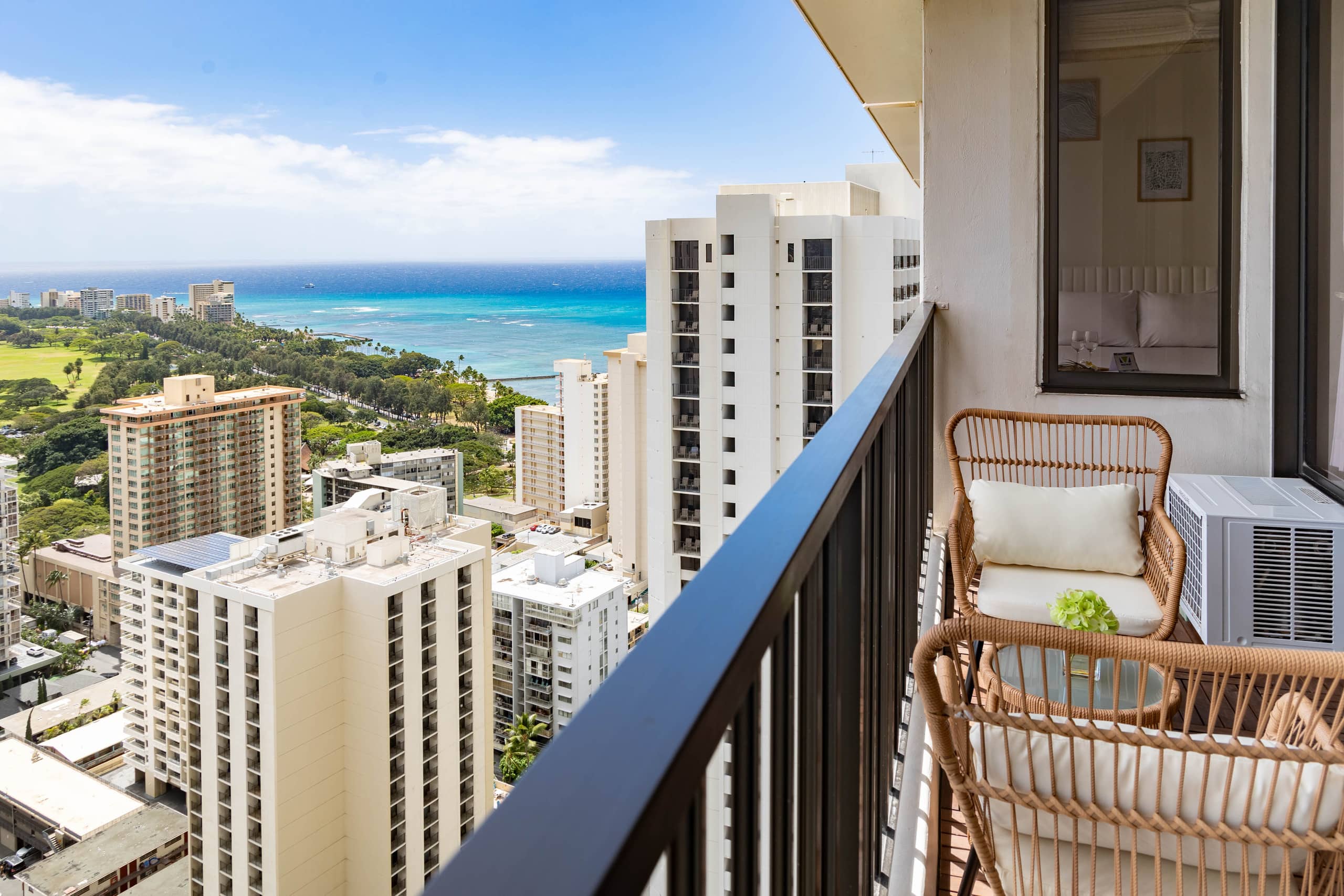 Breezy 1BR w/ ocean, mountain & city views - Image 43