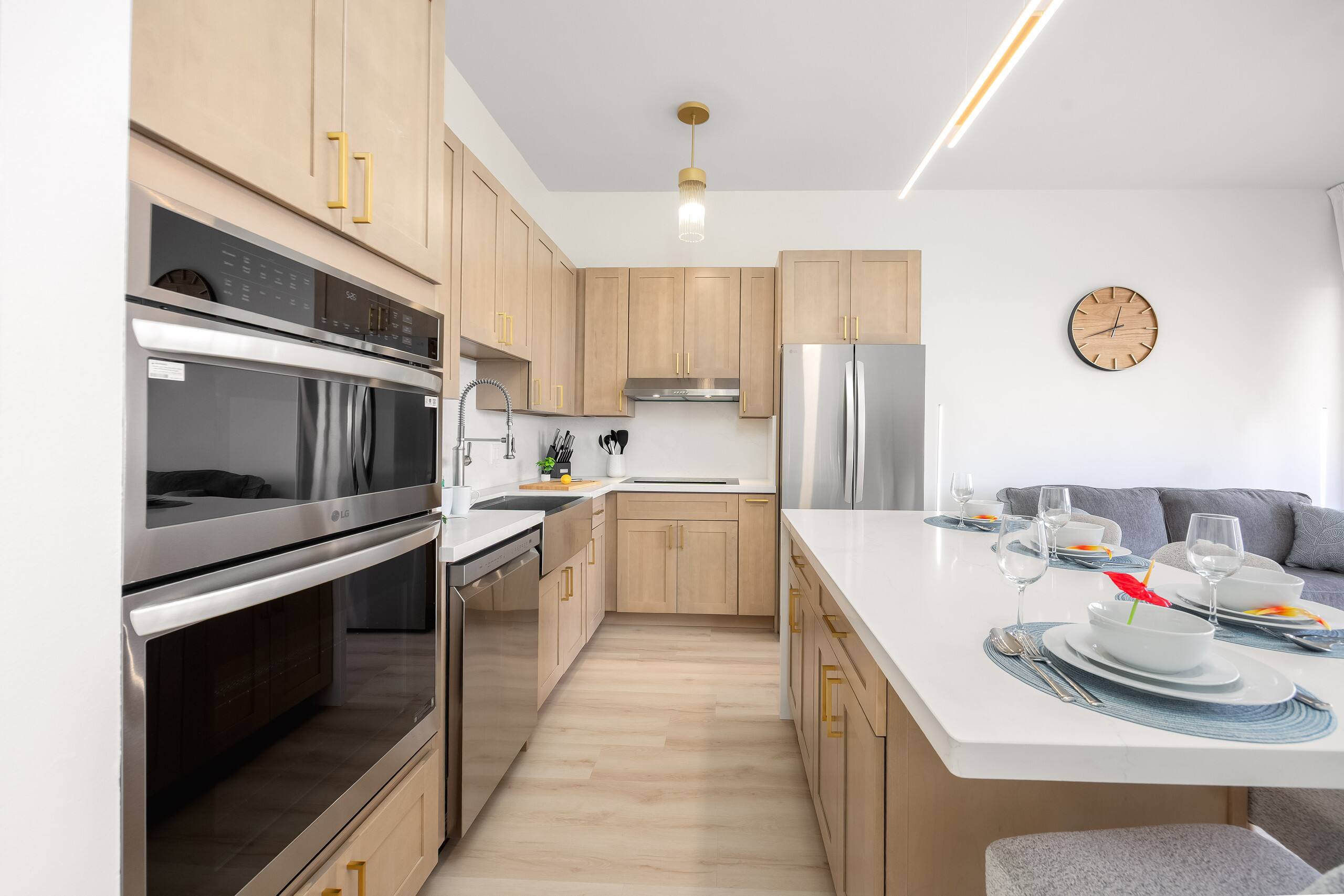 Breezy 1BR w/ ocean, mountain & city views - Image 17