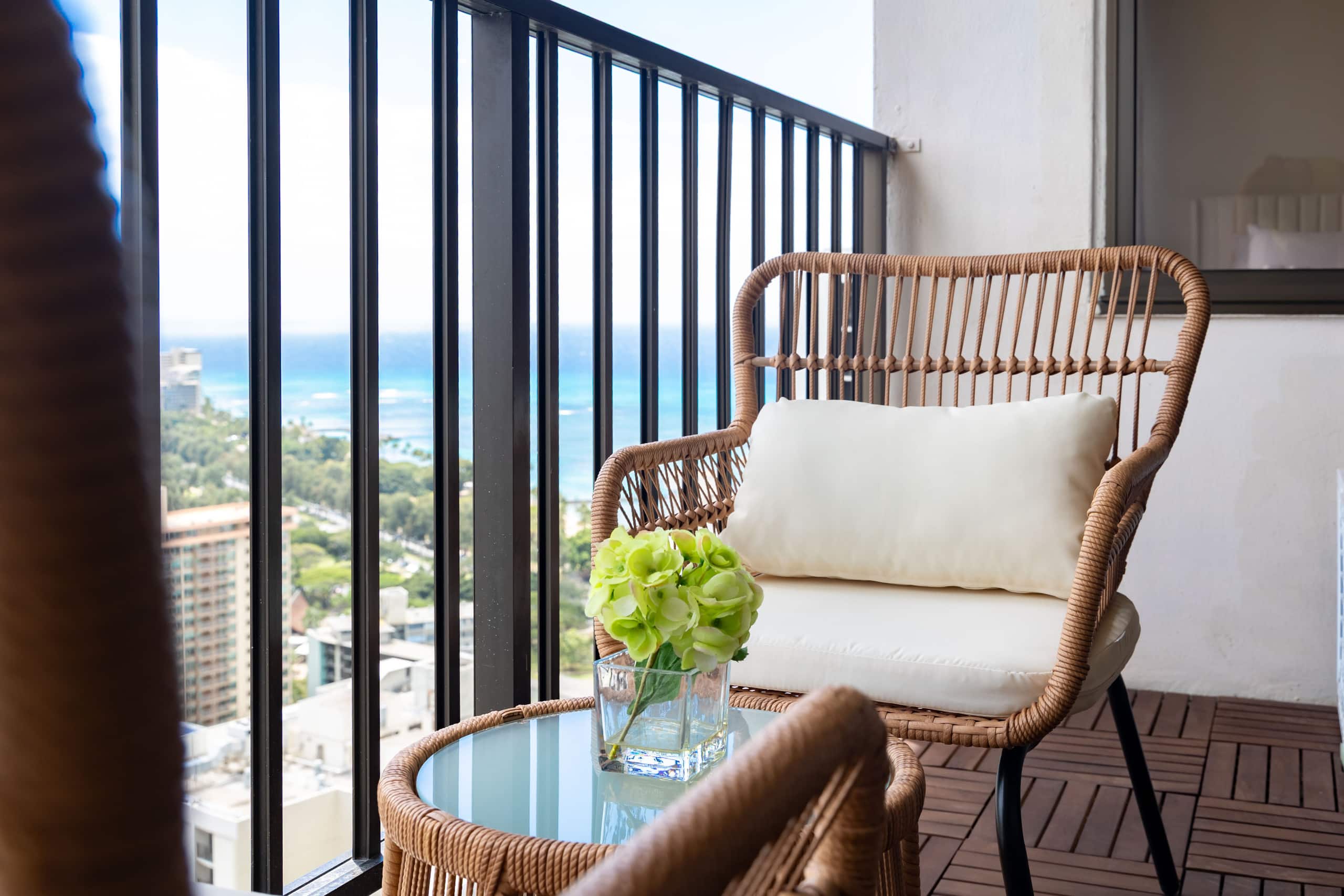 Breezy 1BR w/ ocean, mountain & city views - Image 45