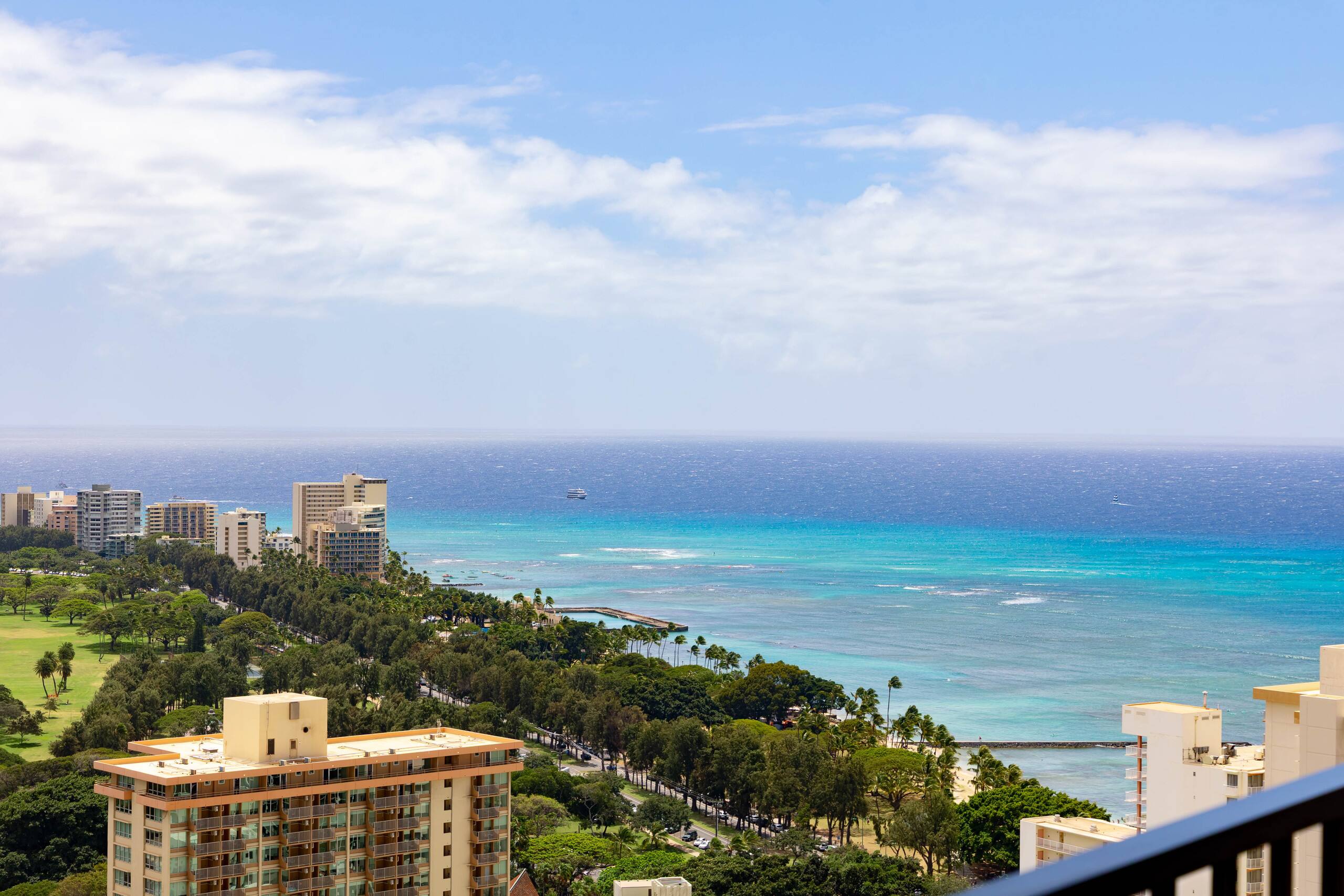 Breezy 1BR w/ ocean, mountain & city views - Image 47