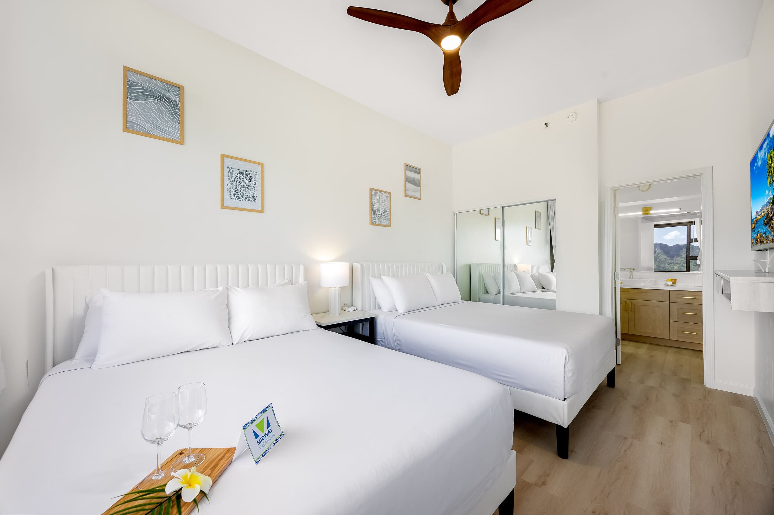 Breezy 1BR w/ ocean, mountain & city views - Image 32