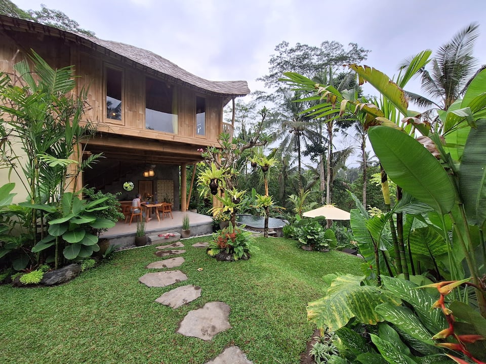 A bamboo villa in the jungle north of Ubud, Tampaksiring, Bali, Indonesia, photo 8 of 10