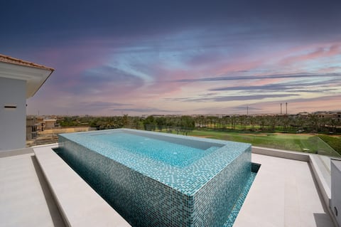 Pearl Penthouse I 5BR, Rooftop Jacuzzi, Escalator