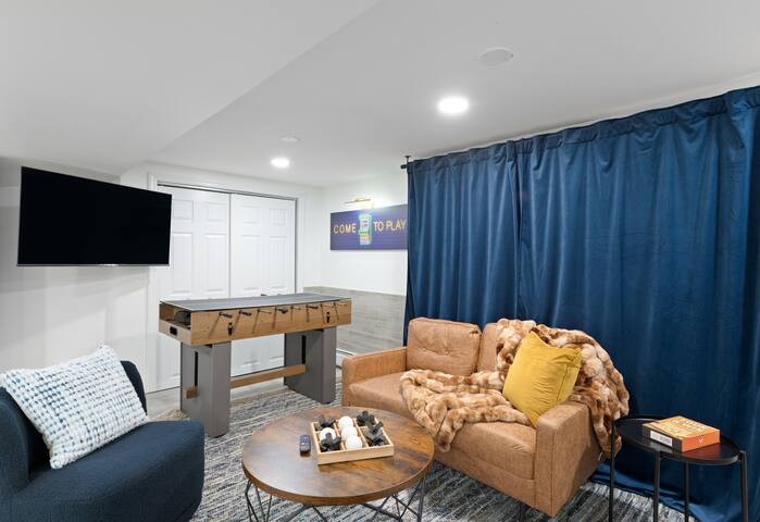 Private Patio |King Bed + Game Room |20 min to NYC gallery image 4