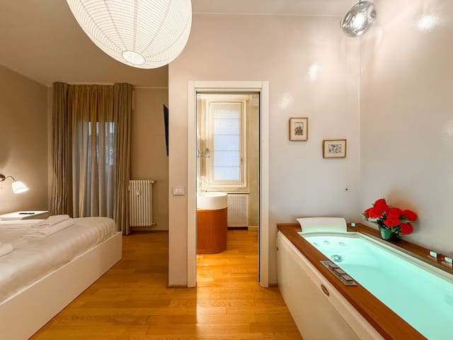 JACUZZi 170mq 3 camere – Lusso in Via Tortona