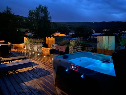 Chez Ulysse 
Spa and Relaxation 
 fenced property
