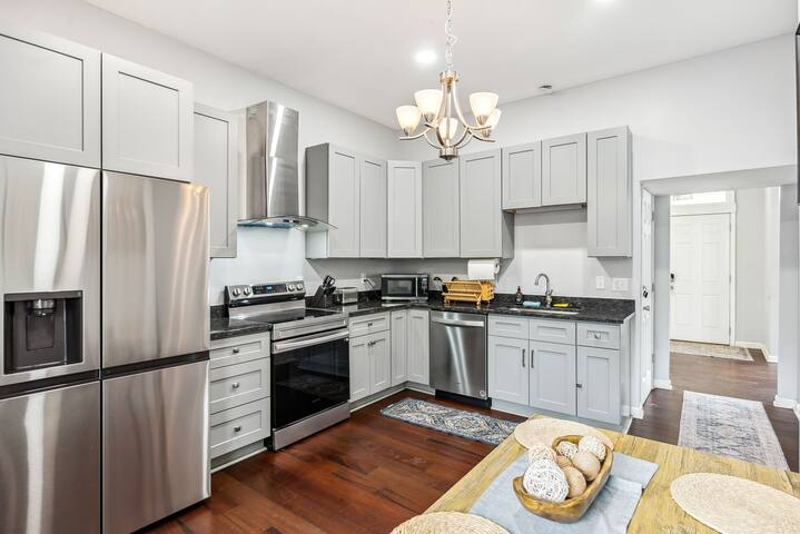 Big house near OSU, game room, fire pit – Dogs OK! gallery image 4