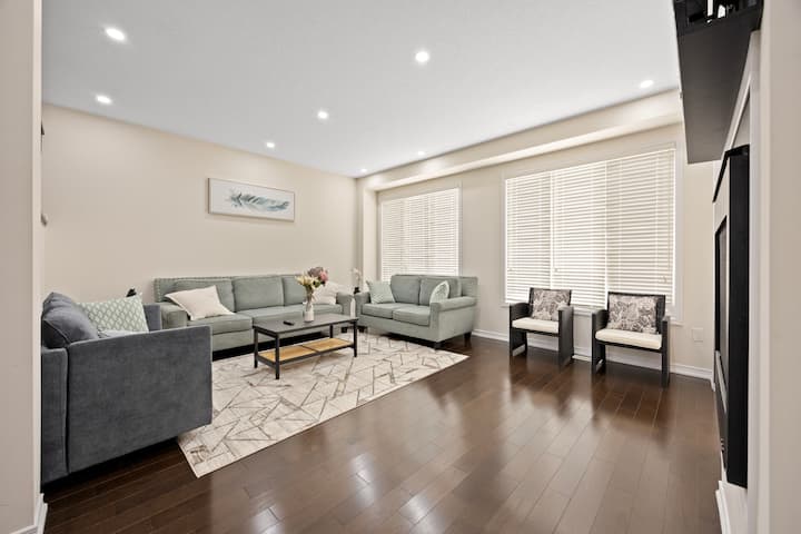 Spotless 4br | 12 Min To Falls | Bbq & Backyard - Niagara Falls